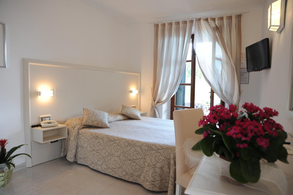 Hotel Barsalini Сант'Андреа Екстер'єр фото