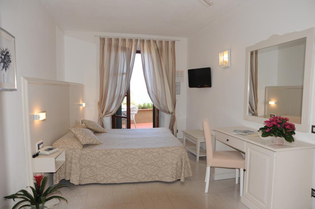 Hotel Barsalini Сант'Андреа Екстер'єр фото