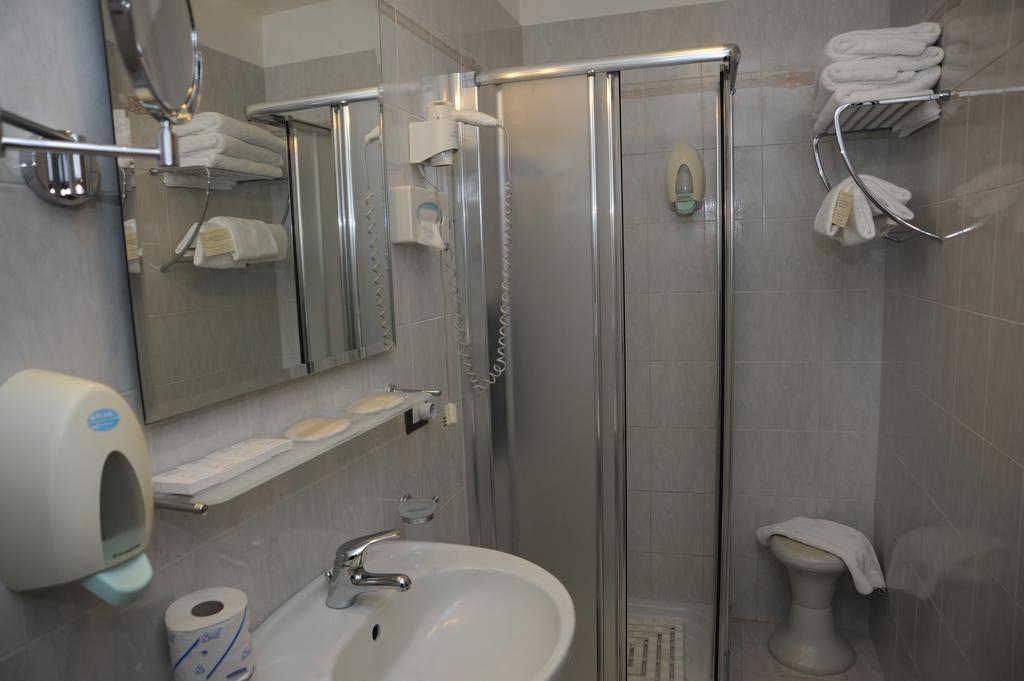 Hotel Barsalini Сант'Андреа Екстер'єр фото